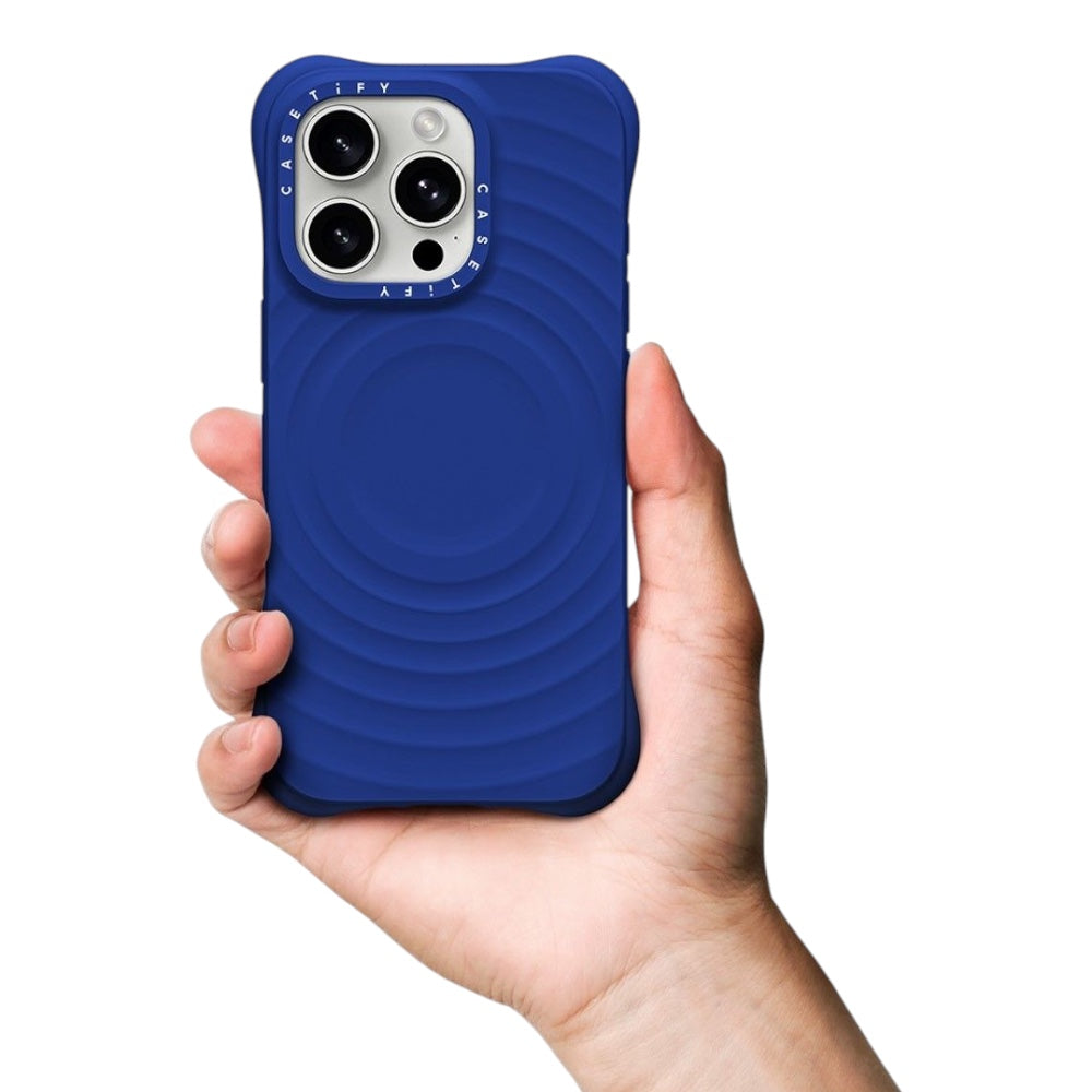 Case CASETiFY Ripple iPhone 13 Azul — foto 4