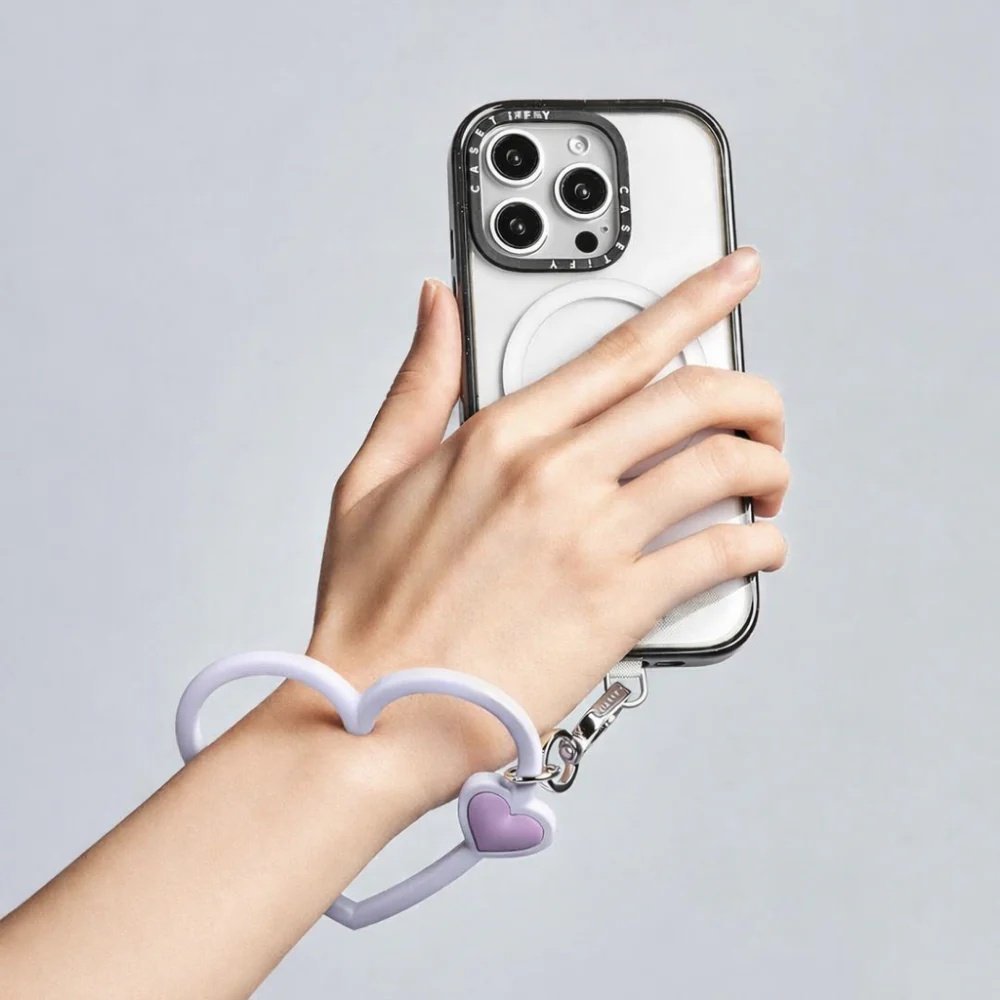 Accesorio Casetify strap de mano corazon celeste — foto 3